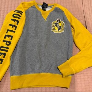Universal Studios Harry Potter Gray and Yellow Hufflepuff sweatshirt